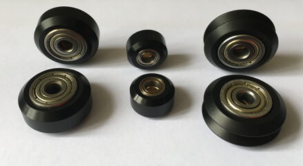 POM travel wheel with bearing