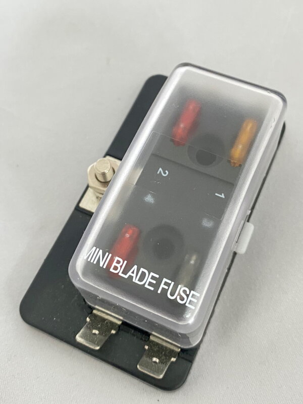 Fuse box 4 fuses R3-79 - sale